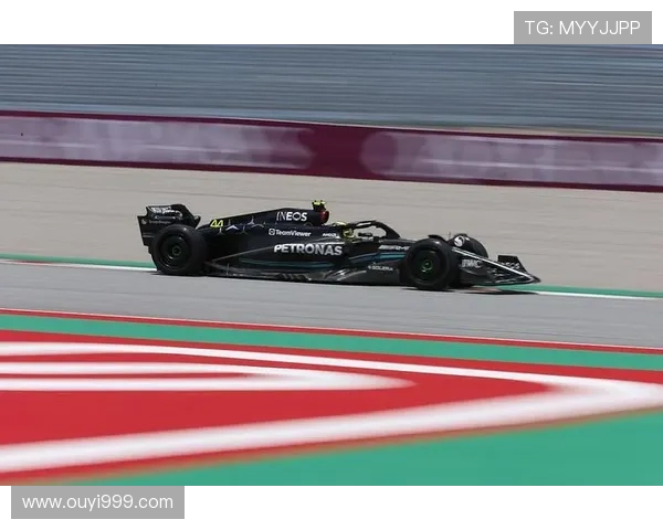 F1赛季进入高潮 红牛与梅赛德斯角逐冠军宝座激烈升级 F1赛季进入高潮 红牛与梅赛德斯角逐冠军宝座激烈升级